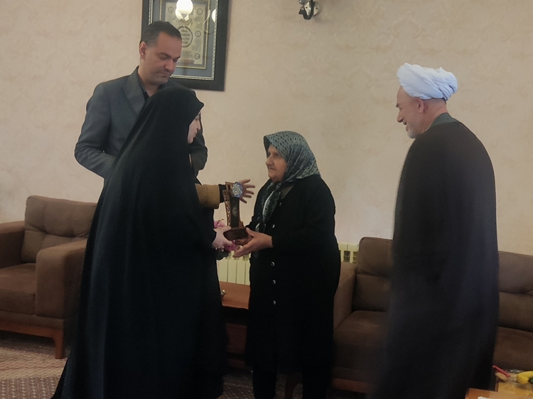 پاسداشت مقام والای همسر شهید علی باقری