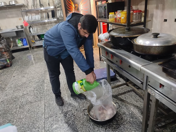 حذف فرآورده های خام دامی غیر قابل مصرف در محمودآباد