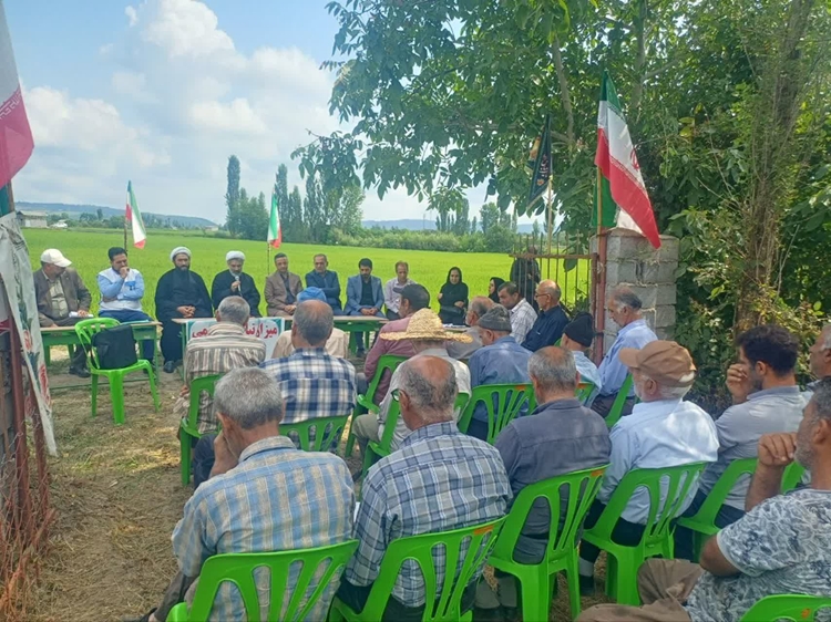 میز خدمت دامپزشکی و کلاس آموزشی پیشگیری از تب کریمه کنگو در روستای آهنگرکلا برگزار شد