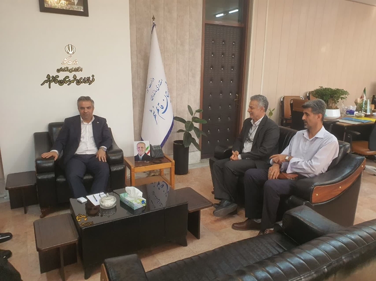 دیدار رئیس و کارکنان اداره دامپزشکی قائم‌شهر با فرماندار شهرستان در روز ملی دامپزشکی 